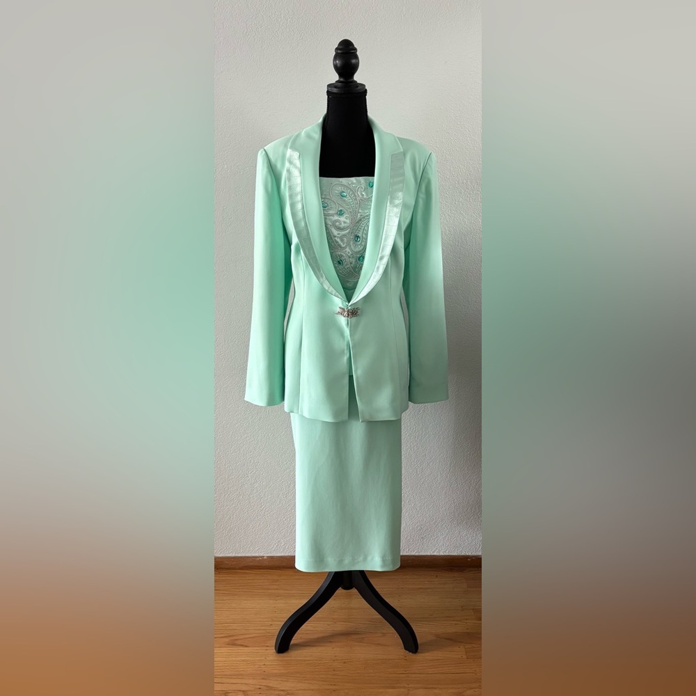 Champagne Italy Mint Green Skirt Suit w/Beading, NWT, Size 18